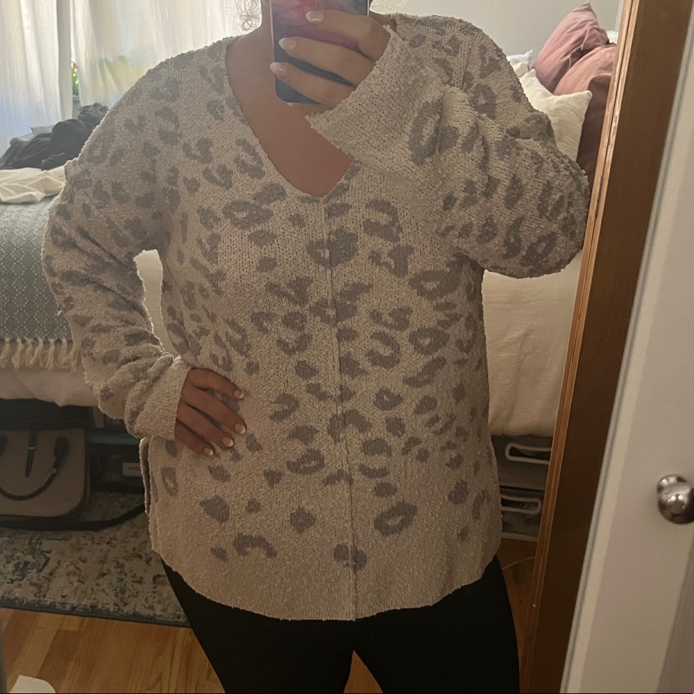 Super Adorable Leopard Print Sweater